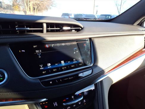 Used 2019 Cadillac XT5 Luxury image 11