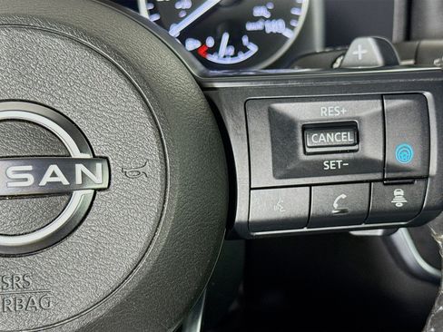 Used 2024 Nissan Rogue SV w/ SV Premium Package FWD image 14