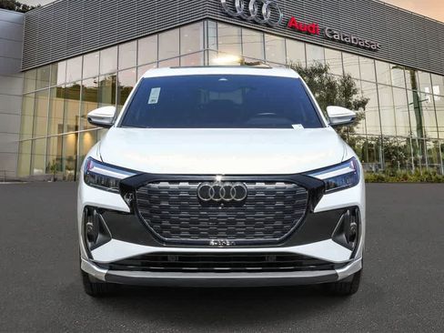 Used 2023 Audi Q4 e-tron Premium Plus w/ Premium Plus AWD/4WD image 6