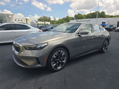 Used 2026 BMW 530i RWD image 6