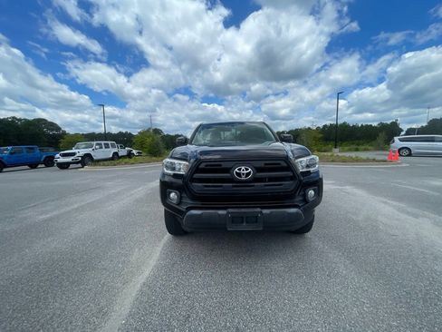 Used 2016 Toyota Tacoma SR5 w/ SR5 Appearance Package (DM) AWD/4WD image 15