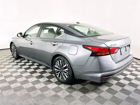 Used 2024 Nissan Altima 2.5 SV FWD image 5