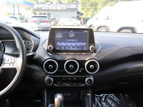 Used 2024 Nissan Sentra SV FWD image 19