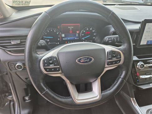 Used 2022 Ford Explorer Limited w/ Equipment Group 301A image 14