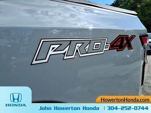 Used 2023 Nissan Frontier PRO-4X w/ Pro-4X Premium Package AWD/4WD image 7