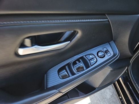 Used 2025 Nissan Sentra SV FWD image 15