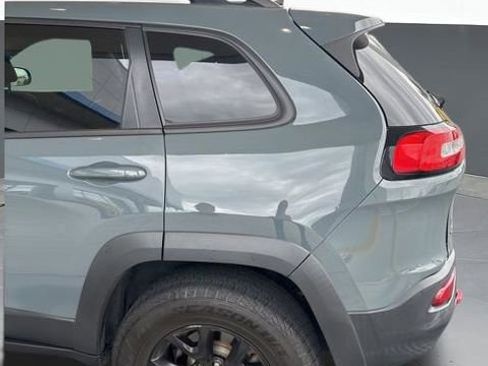 Used 2014 Jeep Cherokee Trailhawk w/ Leather Interior Group AWD/4WD image 7