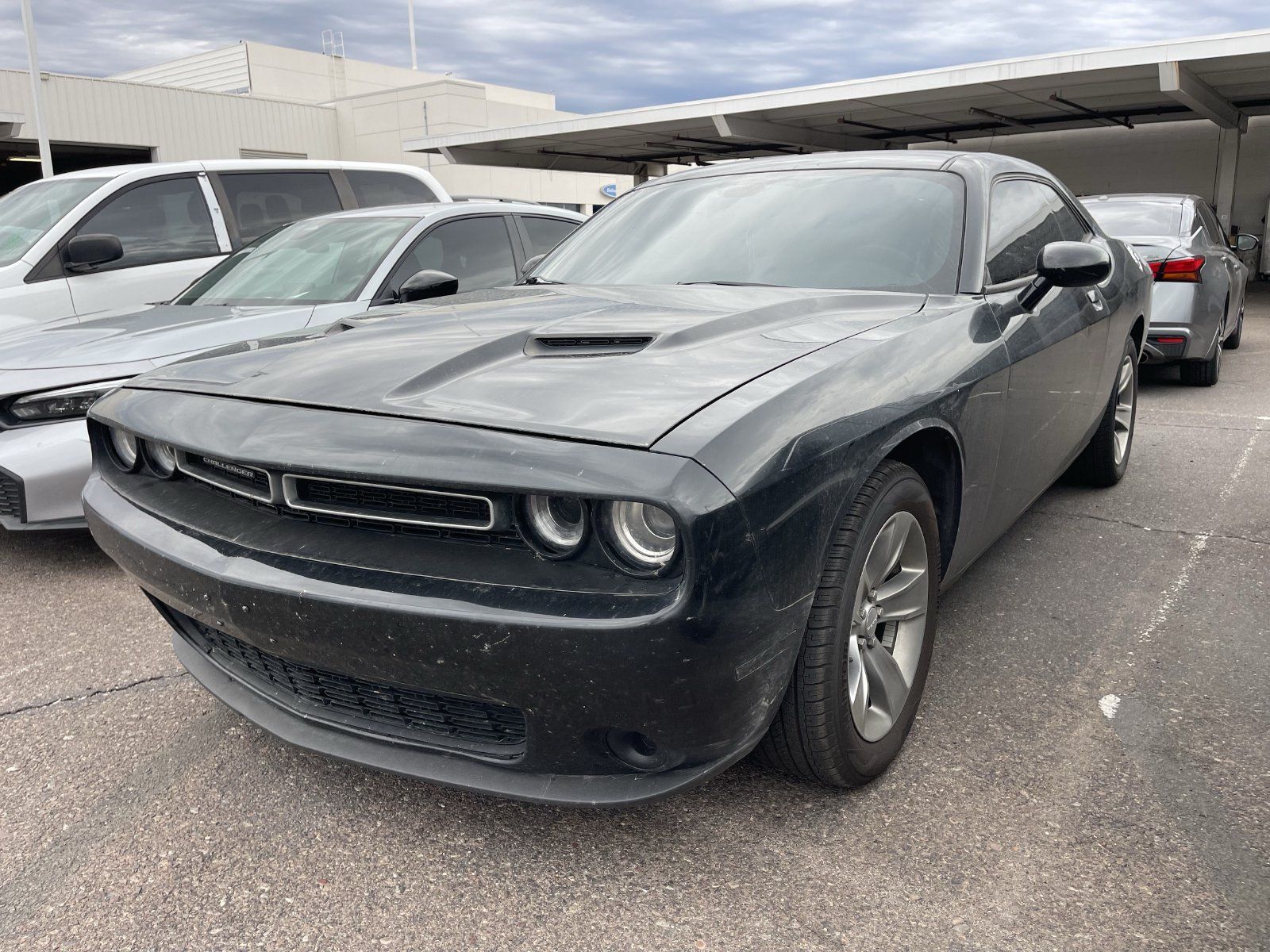 Used 2019 Dodge Challenger SXT RWD image 2