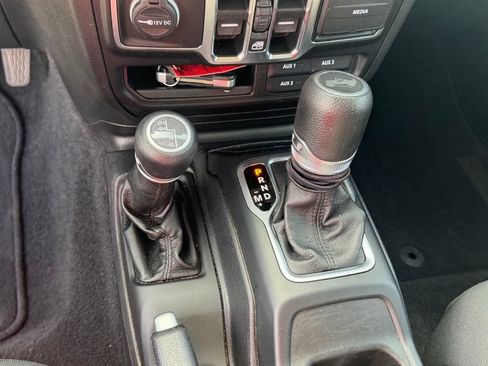 Used 2021 Jeep Wrangler Unlimited Sport AWD/4WD image 26