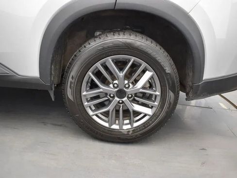 Used 2024 Nissan Rogue S AWD/4WD image 36