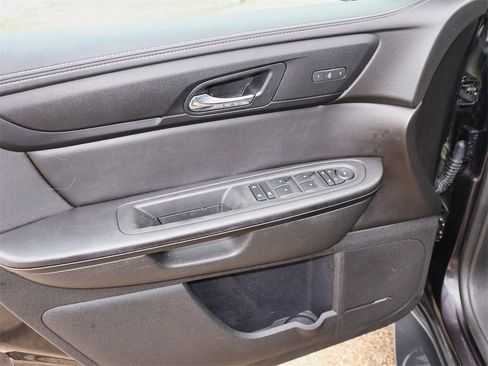 Used 2017 Chevrolet Traverse LT image 15