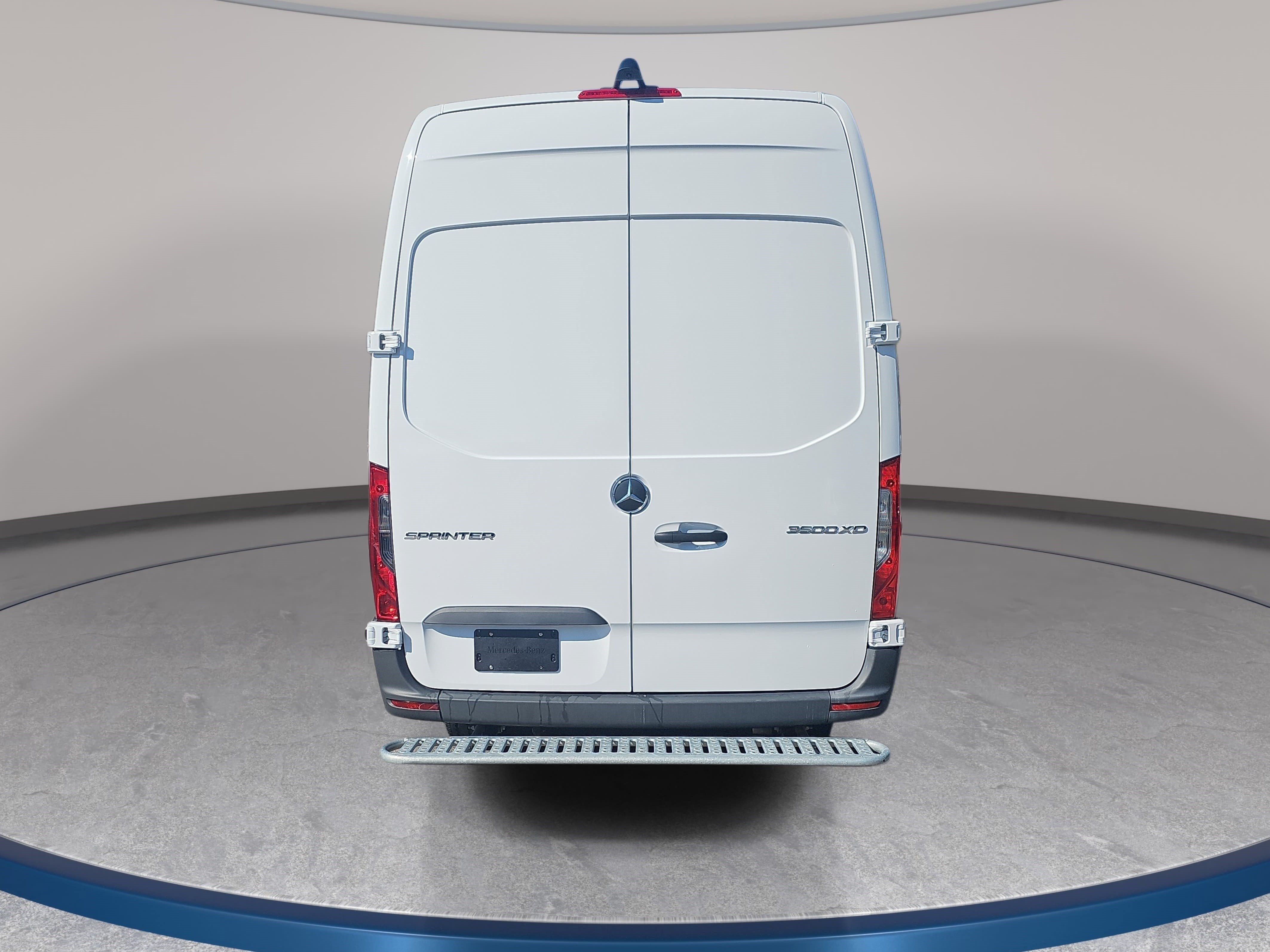 Used 2025 Mercedes-Benz Sprinter 3500 image 6