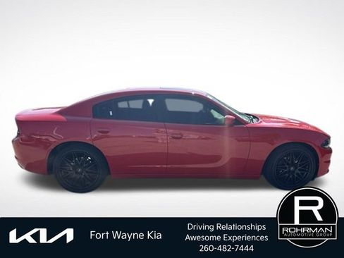 Used 2021 Dodge Charger SXT w/ Leather Interior Group RWD image 6
