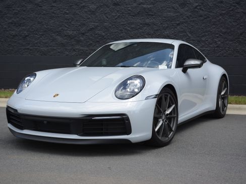 Certified 2024 Porsche 911 Carrera T RWD image 1