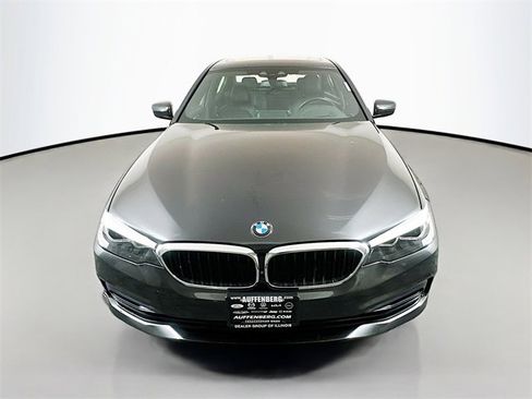 Used 2019 BMW 540i xDrive w/ Premium Package image 2