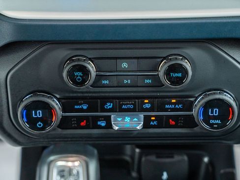 Certified 2025 Ford Bronco Heritage Edition AWD/4WD image 26