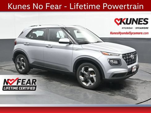 Used 2022 Hyundai Venue SEL FWD image 1
