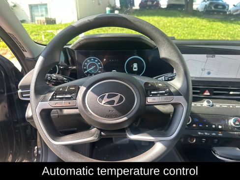 Used 2024 Hyundai Elantra SEL FWD image 8