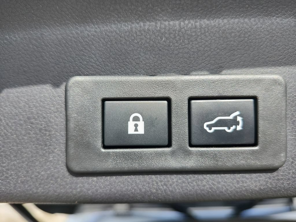 Used 2024 Subaru Ascent Limited w/ Technology Package AWD/4WD image 39
