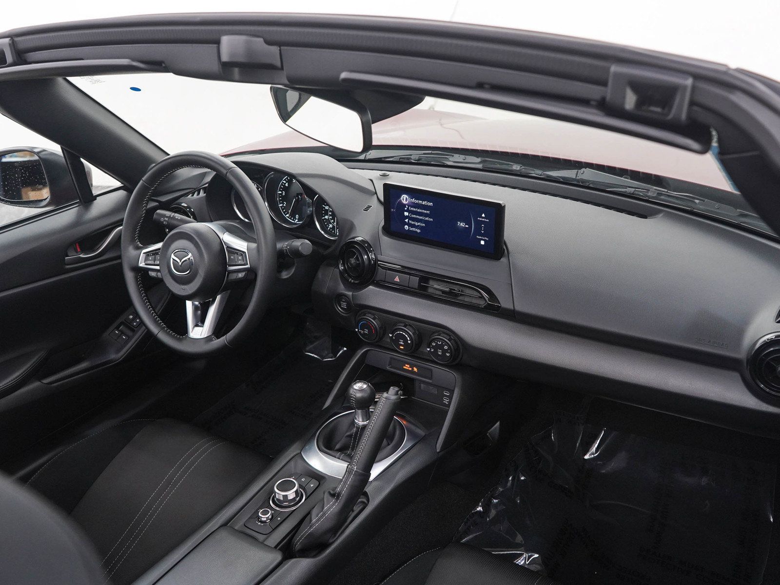 Used 2024 MAZDA MX-5 Miata Sport RWD image 12