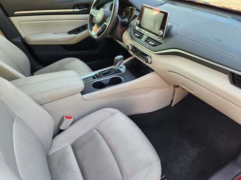 Used 2019 Nissan Altima 2.5 SV image 17