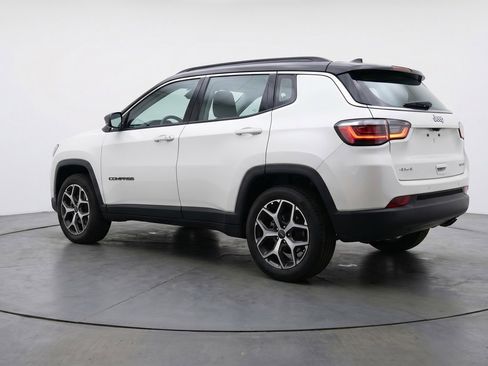 Used 2025 Jeep Compass Limited AWD/4WD image 6