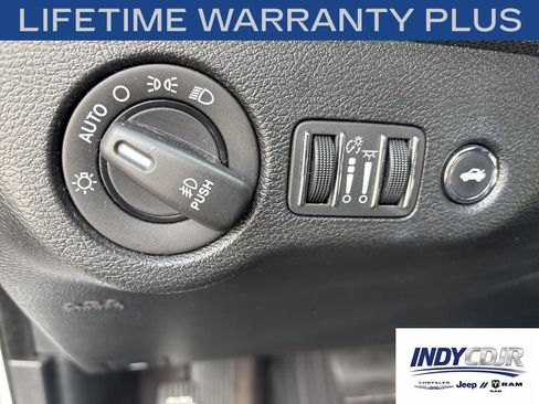 Used 2018 Dodge Charger R/T RWD image 23