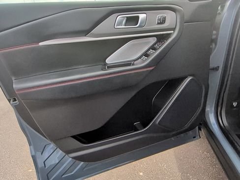 Used 2025 Ford Explorer ST RWD image 11
