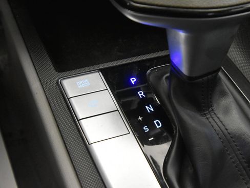 Used 2023 Hyundai Elantra SEL image 18