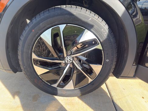 Used 2021 Volkswagen ID.4 Pro S w/ ID.4 Protection Package image 17