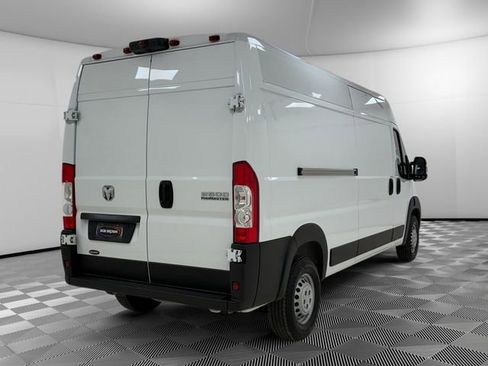 Used 2025 RAM ProMaster 2500 w/ Convenience Group FWD image 4