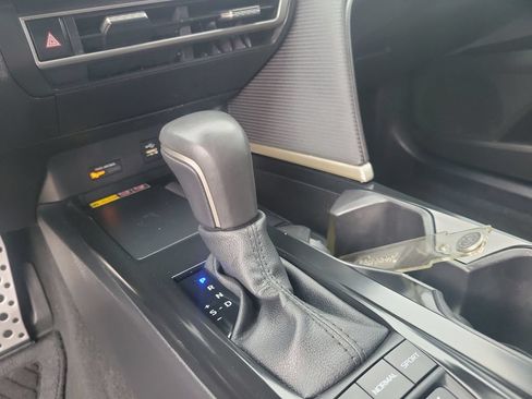 Used 2025 Toyota Camry SE w/ Convenience Package FWD image 29