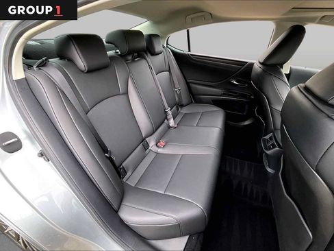 Used 2025 Lexus ES 350 w/ Premium Package FWD image 17