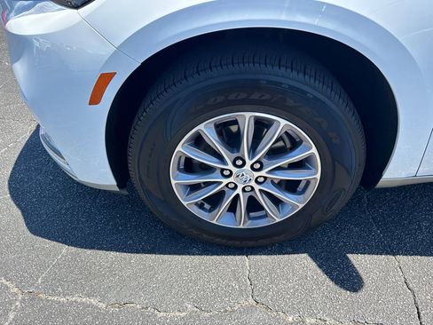 Used 2024 Buick Enclave Essence FWD image 12