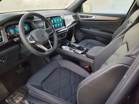 New 2026 Volkswagen Atlas Cross Sport SE FWD image 7