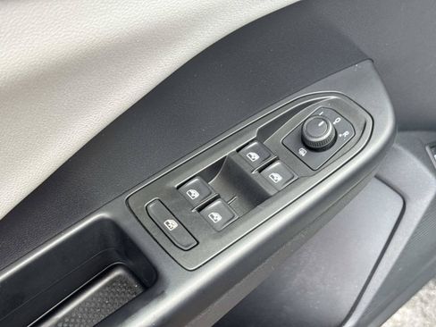 Used 2022 Volkswagen Taos SE FWD image 21
