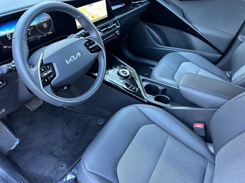 Used 2023 Kia Niro Wind w/ Wind Preserve Package FWD image 9