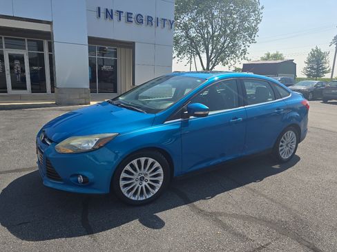 Used 2012 Ford Focus Titanium image 2