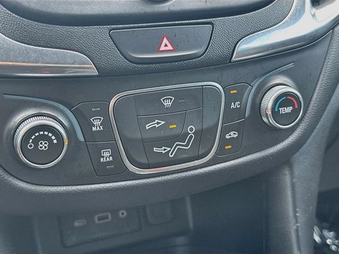 Used 2021 Chevrolet Equinox LT FWD image 15