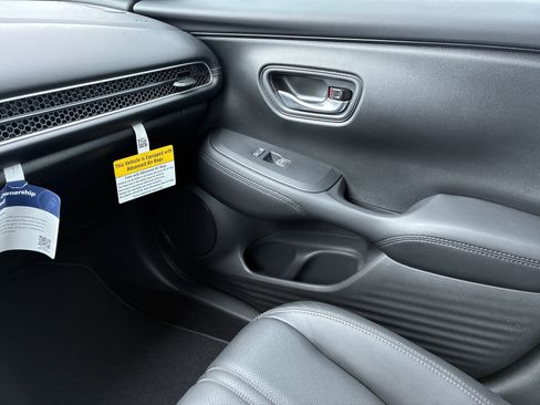 Certified 2026 Honda HR-V EX-L image 33