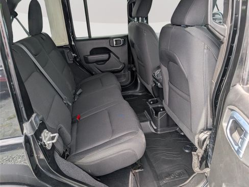 Used 2022 Jeep Wrangler Unlimited Sport AWD/4WD image 11