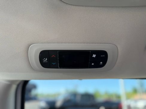 Certified 2023 Chrysler Pacifica Touring-L FWD image 29