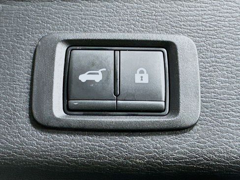 Used 2024 Mitsubishi Outlander SE image 30