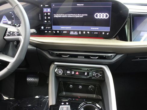 New 2025 Audi Q5 Prestige image 21