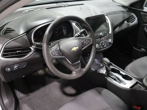 Used 2025 Chevrolet Malibu LS w/ Driver Confidence Package FWD image 16