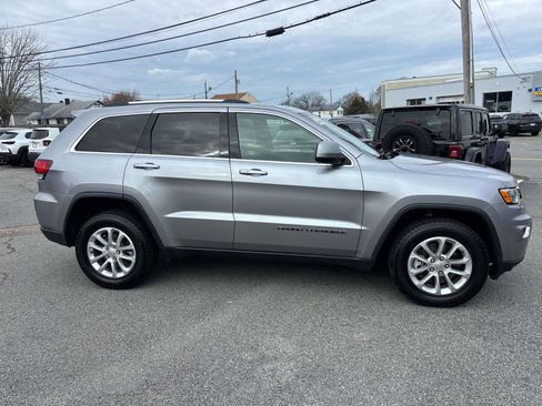 Certified 2021 Jeep Grand Cherokee Laredo image 2