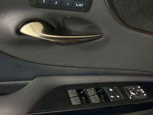 Used 2022 Lexus ES 350 F Sport w/ Accessory Package 2 FWD image 17