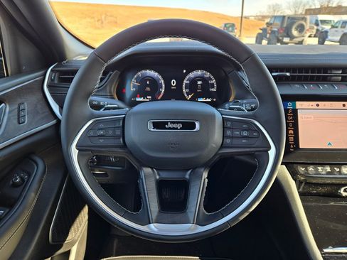 New 2026 Jeep Grand Cherokee Limited AWD/4WD image 16