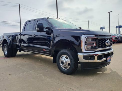 Used 2024 Ford Expedition Max Limited image 18