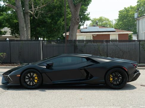 Used 2024 Lamborghini Revuelto AWD/4WD image 7